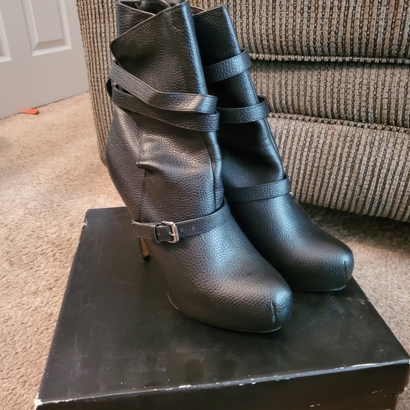 Just Fab Platform Bootie - Addie - Picture 3 of 5